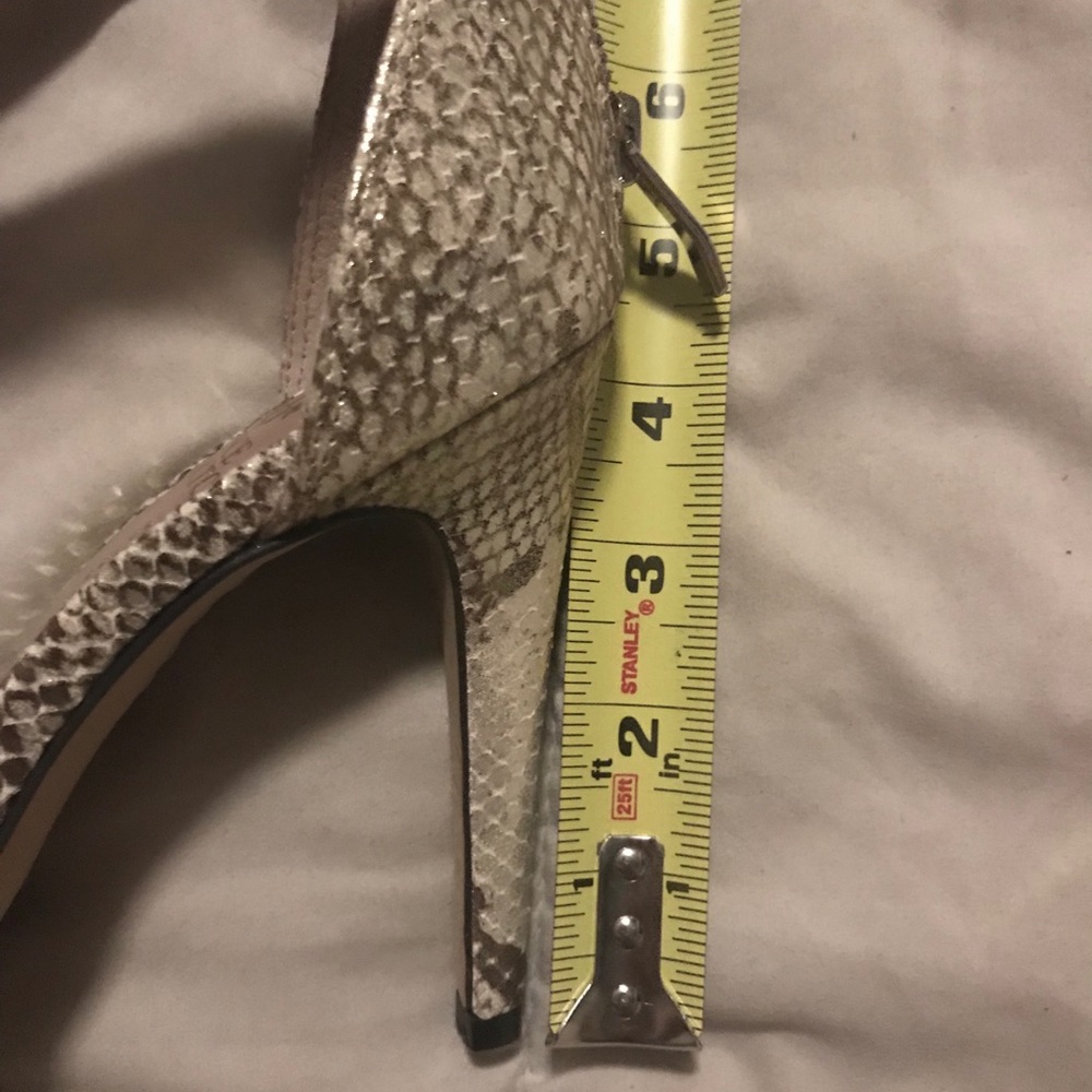 Vince Camuto Heels - Picture 7 of 7